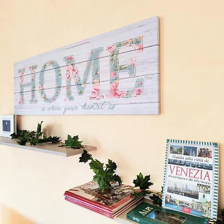 Chiarano Typical Venetian 2 King Size Bed تريفيزو