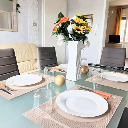 Chiarano Typical Venetian 2 King Size Bed شقة